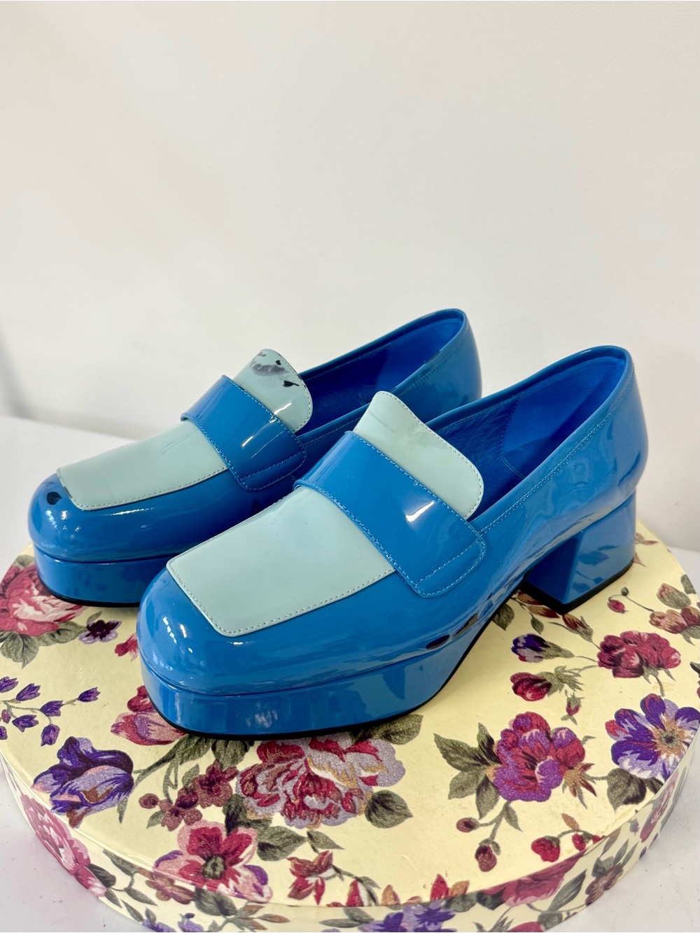 tle:
Jeffrey Campbell Blue Patent Platform Loafers – Never Worn🩵